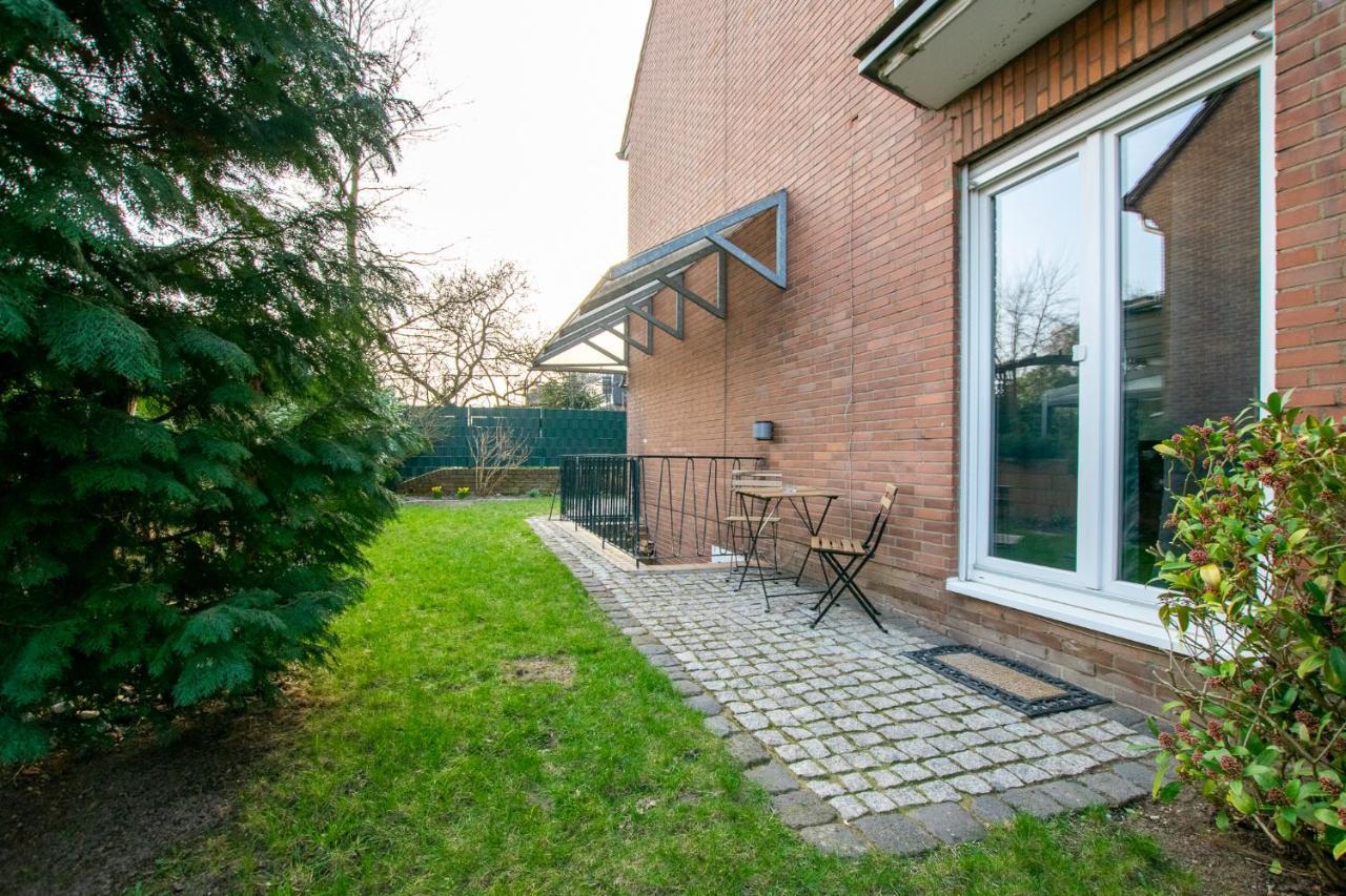 Raj Living - 1 , 3 And 4 Room Apartments - 20 Min Messe Dus & Airport Dus Мербуш Экстерьер фото